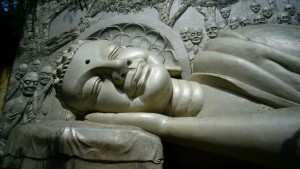 Buddha "Long Song Pagode"